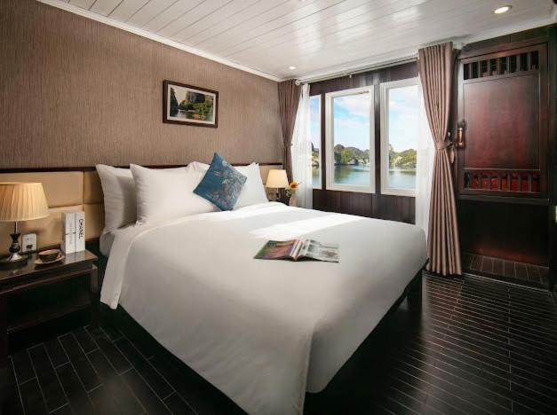 Ha Long Aqua Legend Cruise Hotel Exterior foto